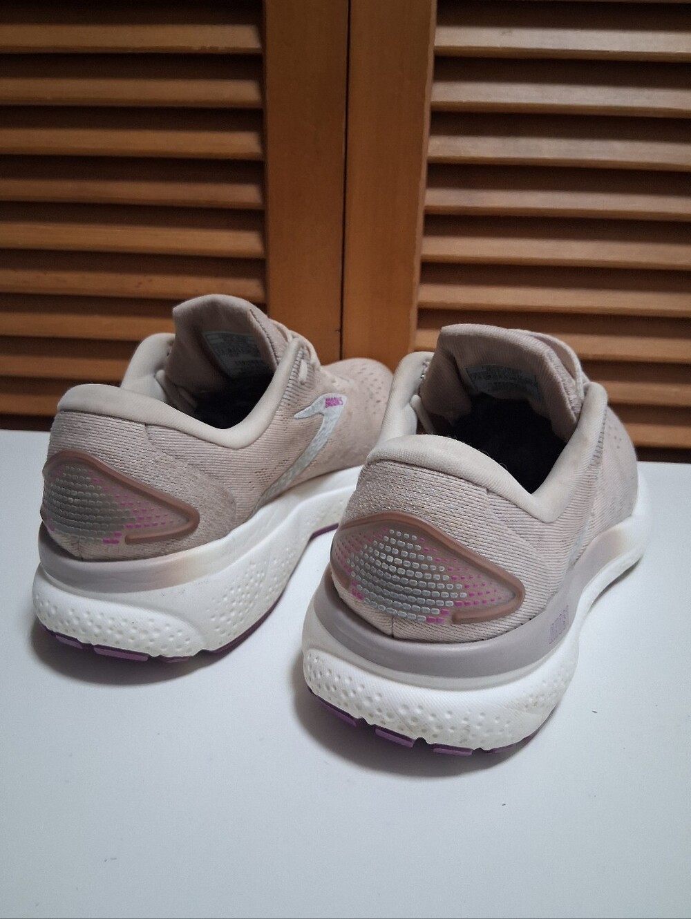 Brooks Ghost 16 Almond Peach/Coconut/Purple Women's Sneaker * Size: 7.5 - Picture 5 of 8